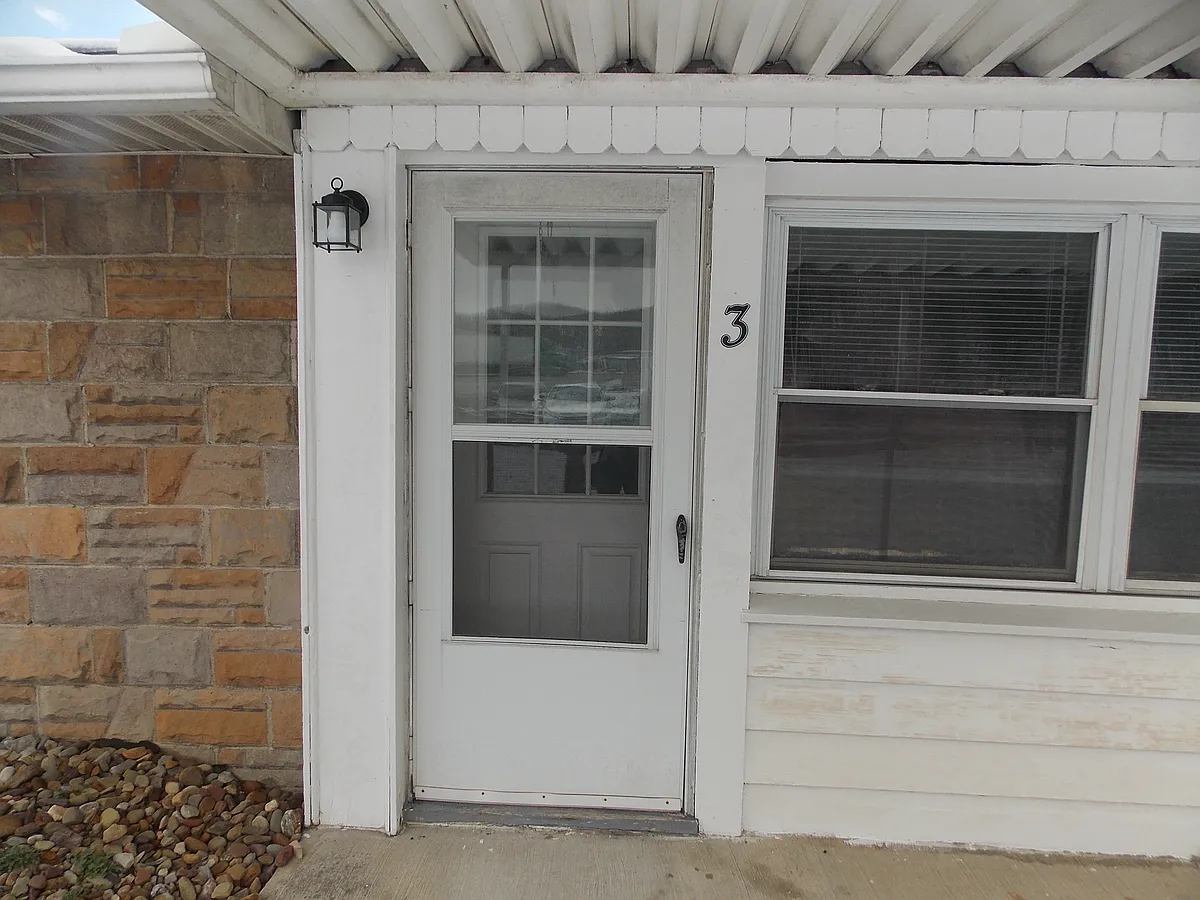 Building Photo - 110 Saltarka Ln #3