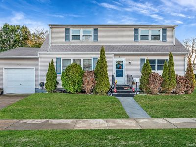 15 Macon Street, Lindenhurst, NY, 11757