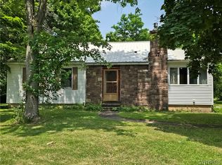 10925 Maple Ridge Rd, Medina, NY 14103