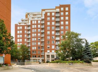 40 Old Mill Rd #204, Oakville, ON L6J 7W2