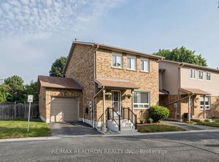 1640 Nichol Ave #4, Whitby, ON L1N8P6