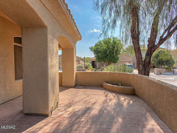 4th image of 249 E Placita Lago Del Encanto