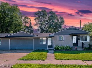 27240 Edward St, Roseville, MI