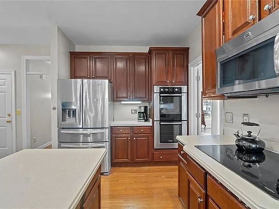 5th image of 6008 Broward Pl
