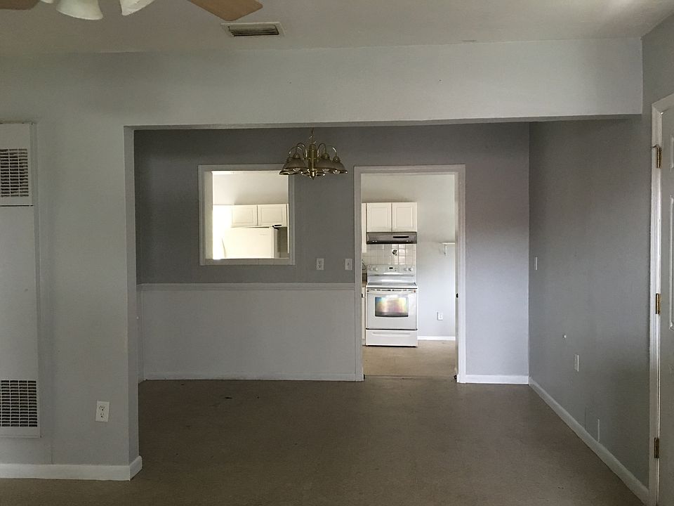 2nd image of 2481 Cardena Ave
