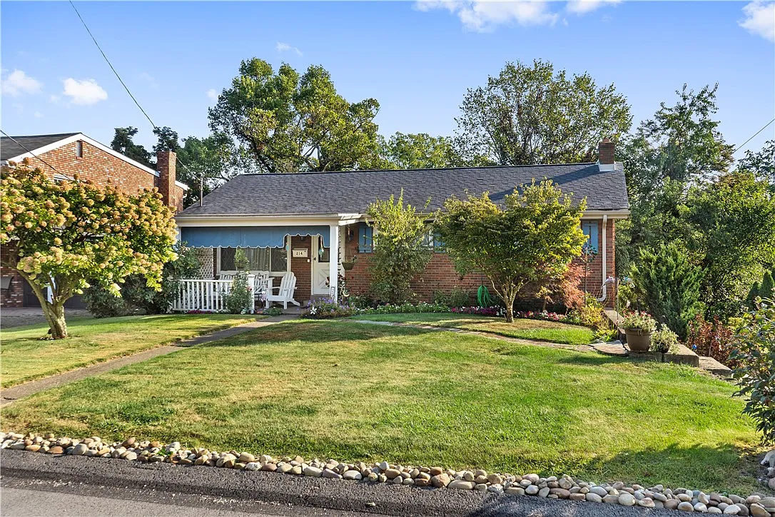 214 Carmella Dr photo 1
