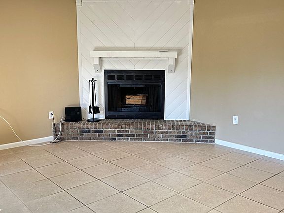 5th image of 609 Olympic Dr