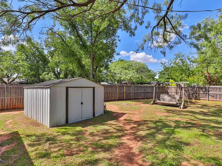 1618 Sylvan Dr — Photo 10