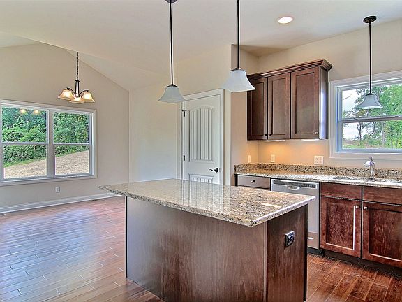 4th image of 850 E Shakespeare Dr