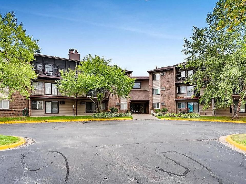 1st image of 3420 Golfview Dr APT 216