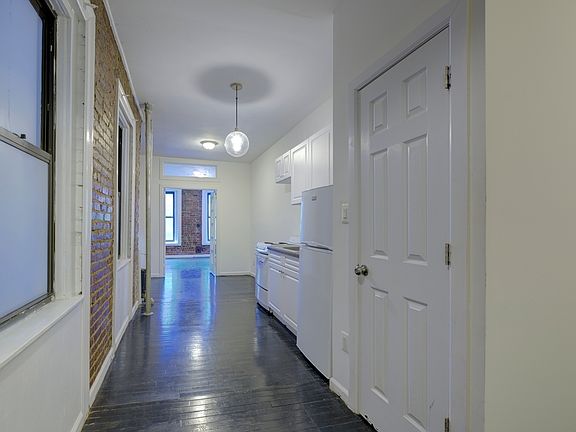 4th image of 409 W 48th St #2F