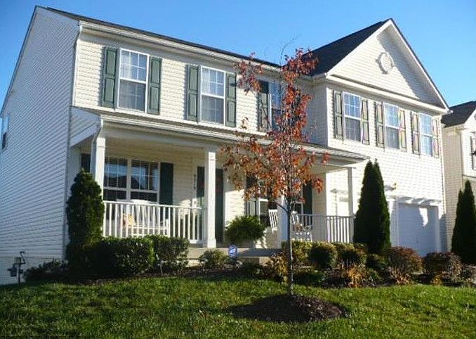 1st image of 9519 Laurel Oak Dr