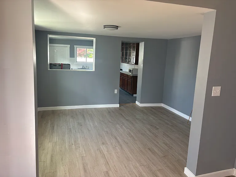 209 S Springfield Rd — Photo 3