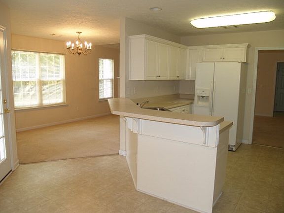 4th image of 1163 Watsonia Dr