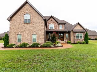 124 Springfield Dr, Lebanon, TN 37087