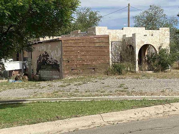 2nd image of 1205 N Kansas Ave