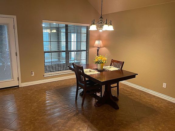 4th image of 5625 Ross Creek Ln