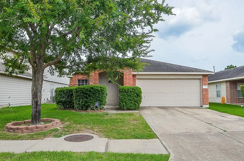 3 bed, 2.0 bath, 1686 sqft, $1,725 — Photo 1
