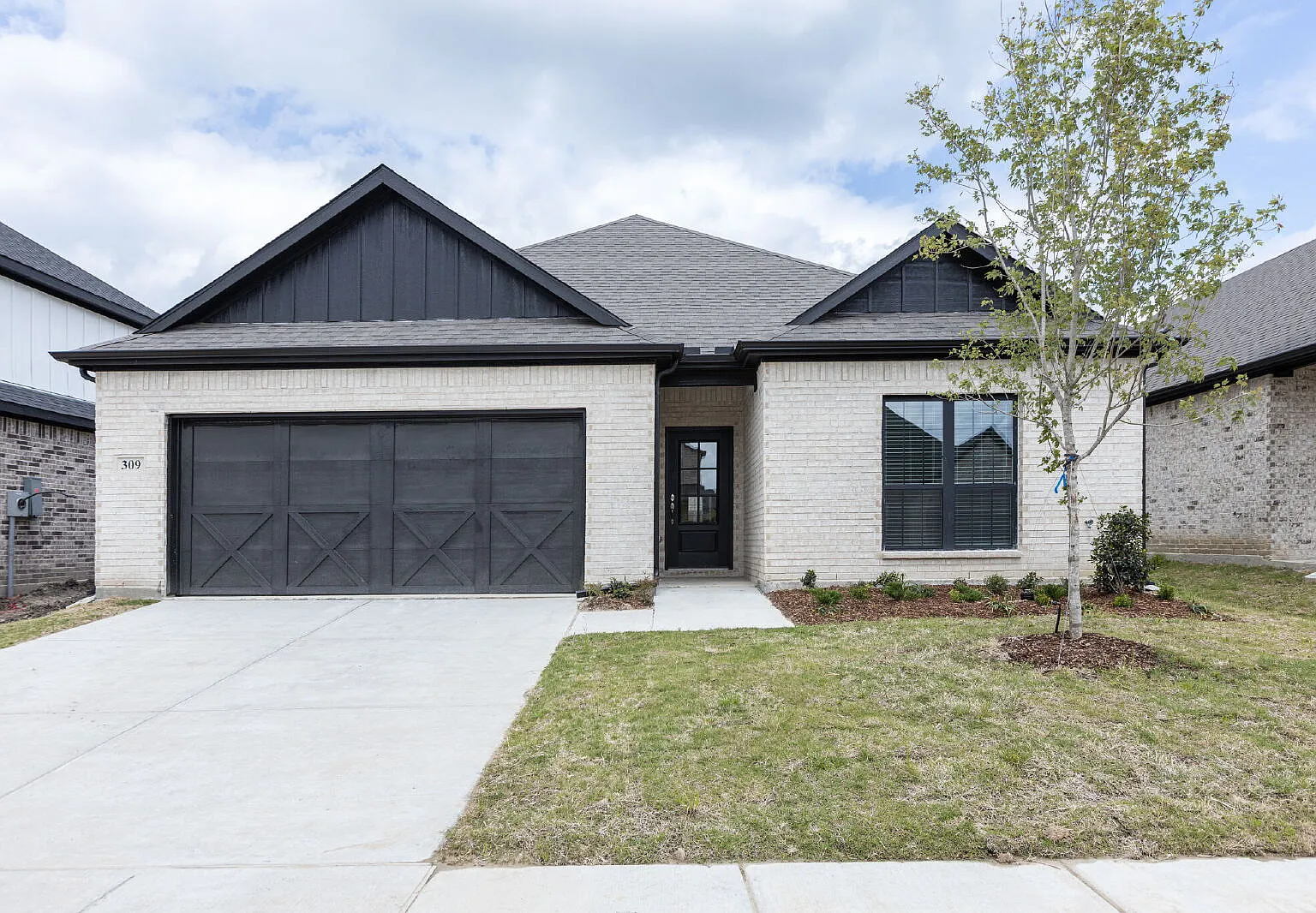 5 bed, 3.0 bath, 2200 sqft, $3,300 — Photo 1