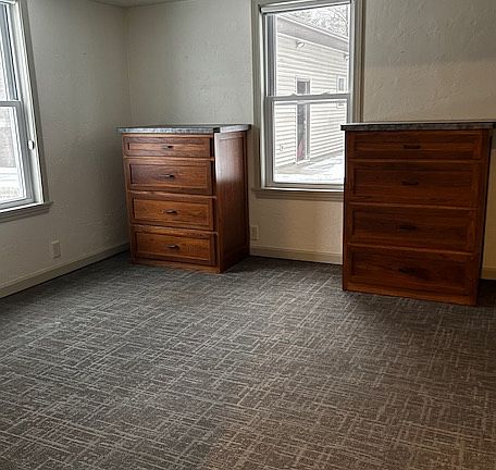 5th image of 454 Airport Ave