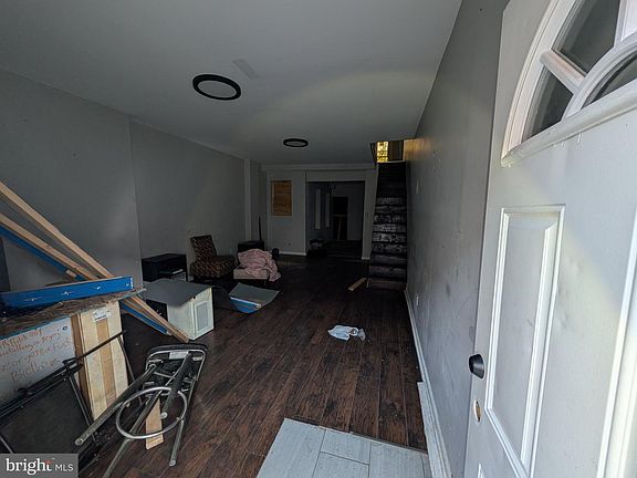 3rd image of 1723 N Lecount St