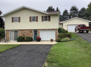 1330 Arthur St, Darlington, WI 53530