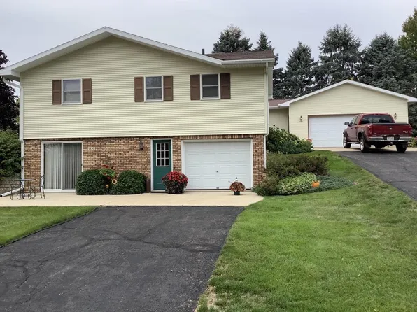 1330 Arthur Street, Darlington, WI 53530