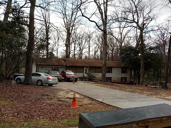 3rd image of 224 Park Place Dr