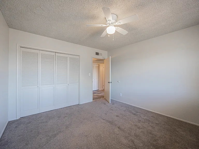 1423 E Virginia Ave — Photo 18