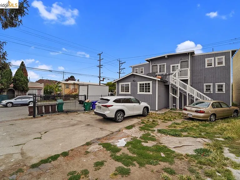 Bissell Ave — Photo 7