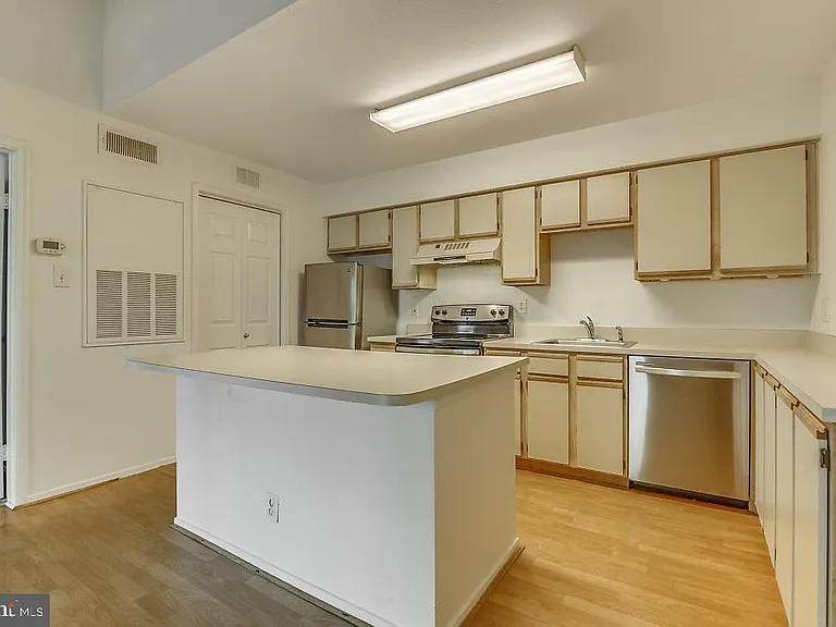 3305 Wyndham Cir #353 — Photo 10