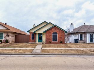 2124 S Robinson Ave, Moore, OK 73170