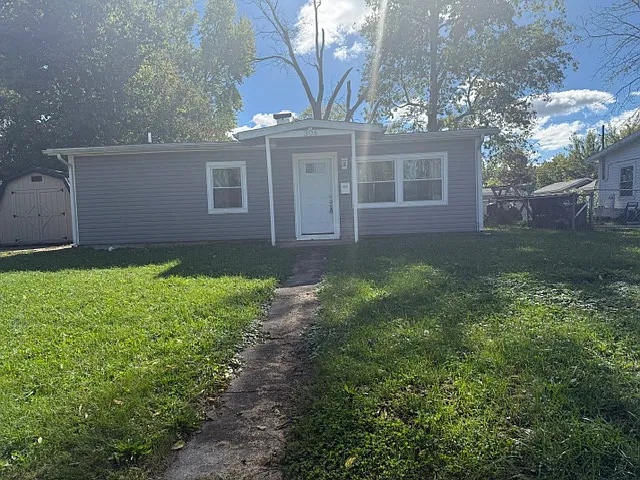 3 bed, 864 sqft, $1,292 — Photo 2