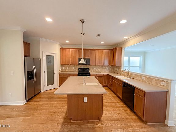 5th image of 720 Keystone Park Dr