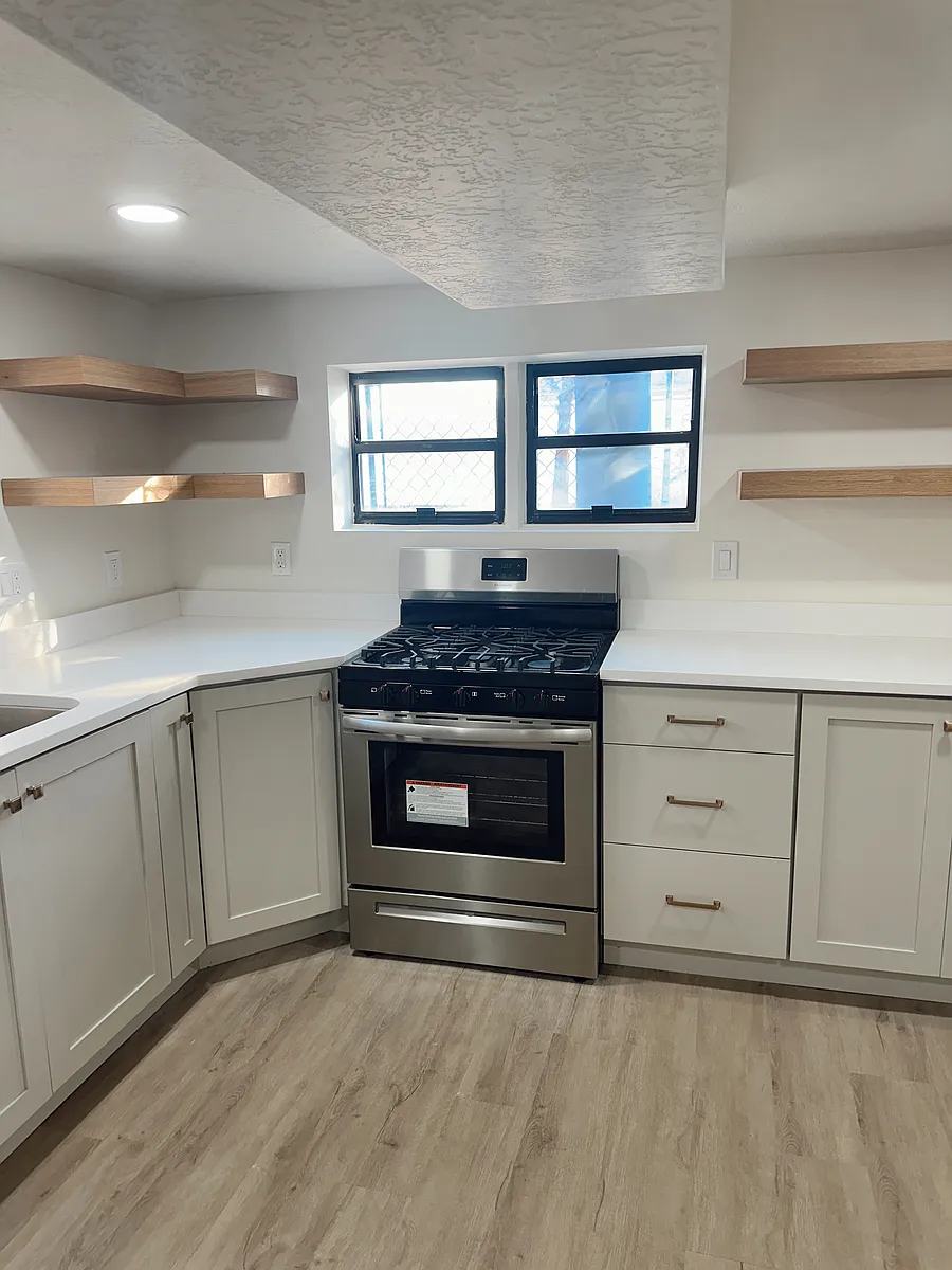 Building Photo - 460 S 400 E