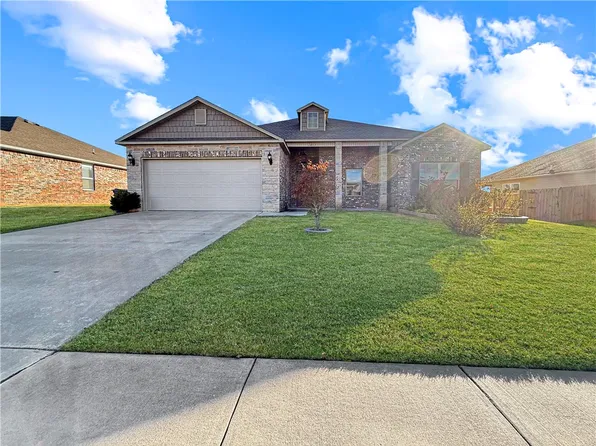 2403 Maplewood Ave, Lowell, AR 72745