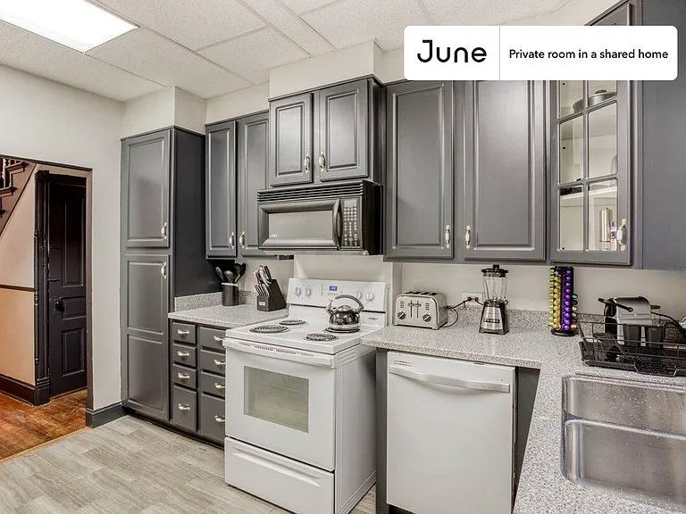 735 Girard St NW #2C — Photo 7