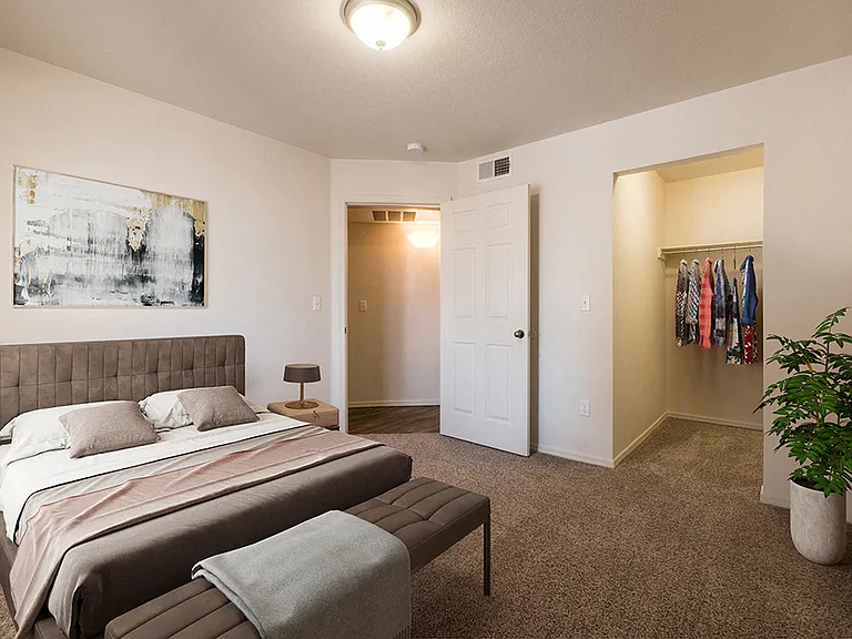 West Park Apartments — Photo 38