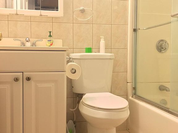 2nd image of 1689ZA Beacon St #3ZA