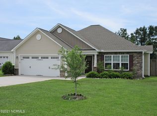 302 Battery Park Ct, Swansboro, NC 28584