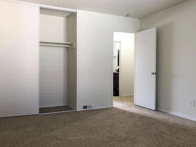 Lamar Garden Townhomes — Photo 36