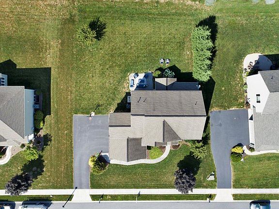 3rd image of 2235 Porter Way