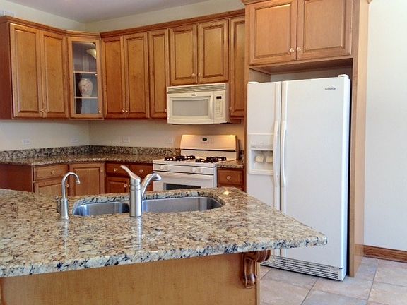 4th image of 1190 White Tail Dr