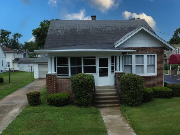 317 S 4th St, Watseka, IL 60970