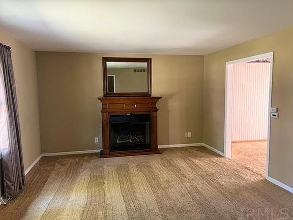 4th image of 6816 Lake Crest Ct