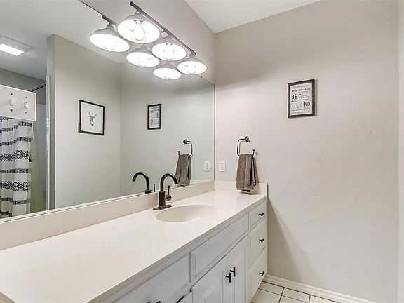 5th image of 7848 Mahonia Dr