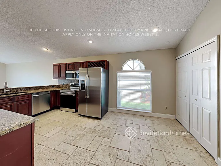 1039 Whittier Cir — Photo 7