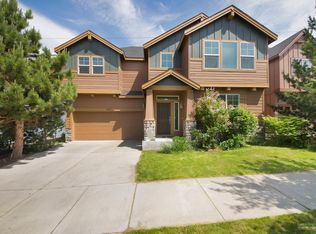 2882 NE Forum Dr, Bend, OR 97701