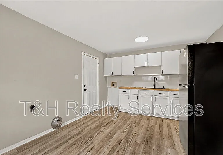 2714 Dawson St — Photo 9