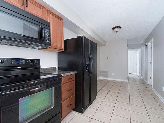 3rd image of 109 Southview Dr APT 6
